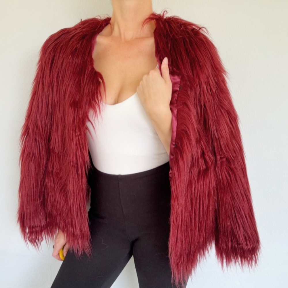 Maroon wine red faux fur hook and eye closure jacket size XL